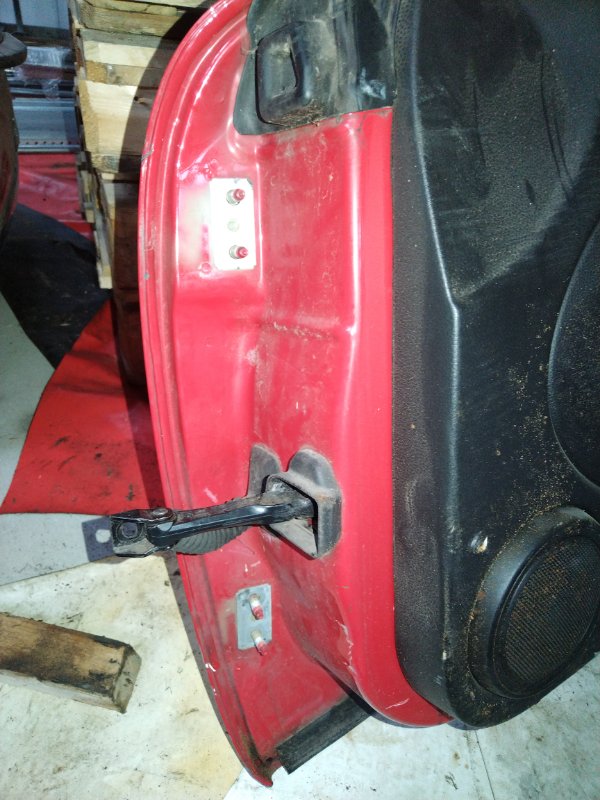 Дверь боковая