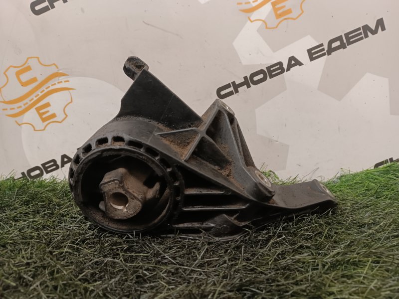 Подушка двигателя